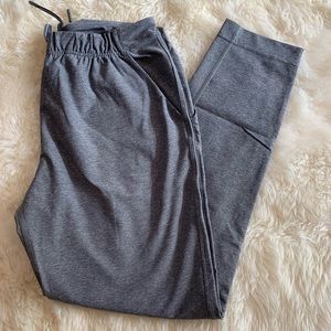 Lululemon Jet Crops - grey